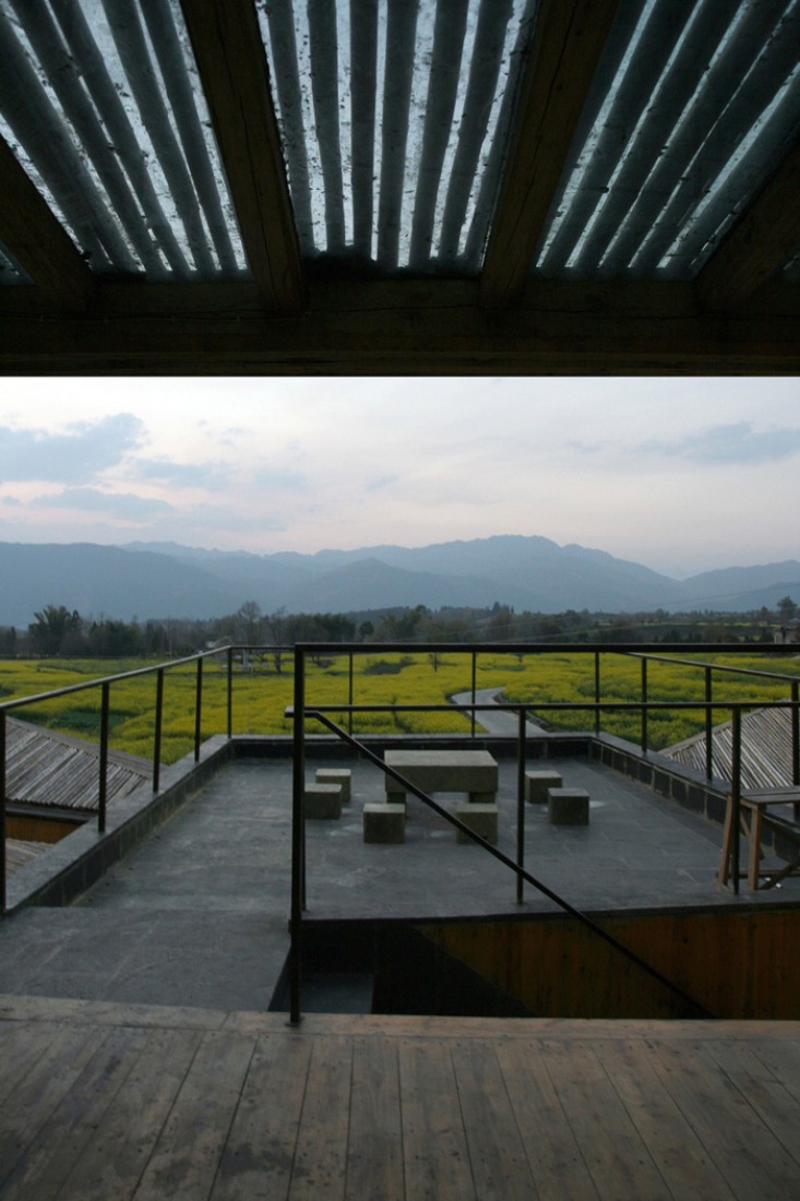 Distant views of the landscape from the viewpoint. Photography © Shu He.