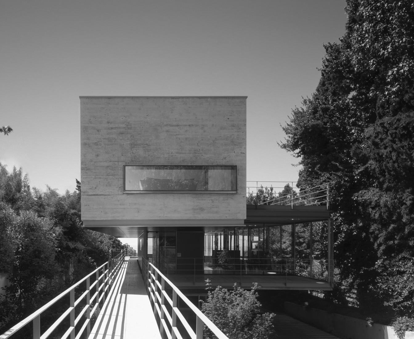 Ponce House. Mathias Klotz. Photography © Roland Halbe. Courtesy of Aedes Architecture Forum.
