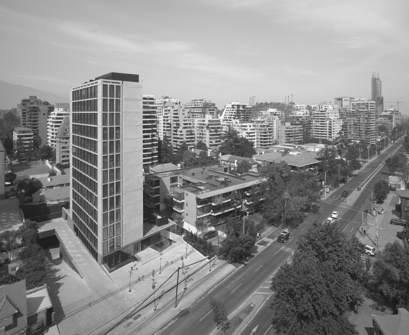 Vitacura Building. Mathias Klotz. Photography © Roland Halbe. Courtesy of Aedes Architecture Forum.