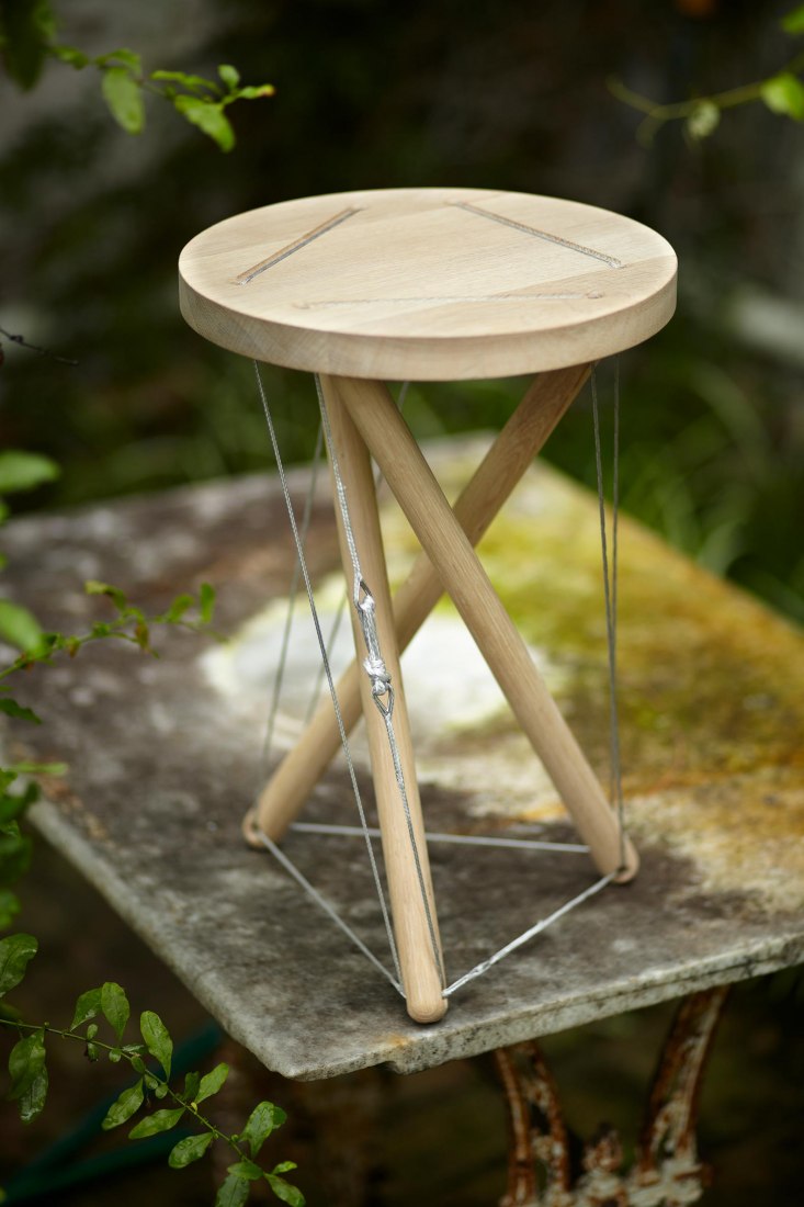 Snelson. Out of the Woods: Adventures of Twelve Hardwood Chairs. Photography © Petr Krejci.