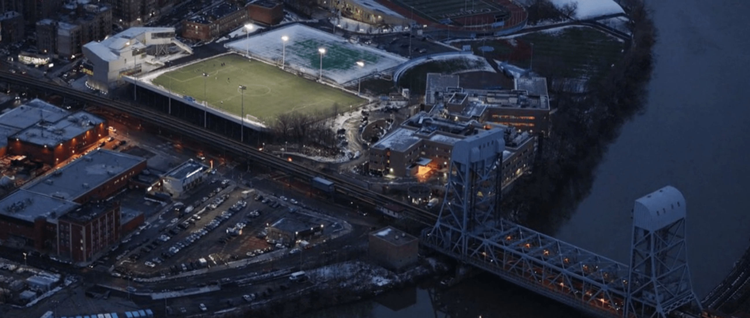 Corte de vídeo. Campbell Sports Center, por Steven Holl Architects. 
