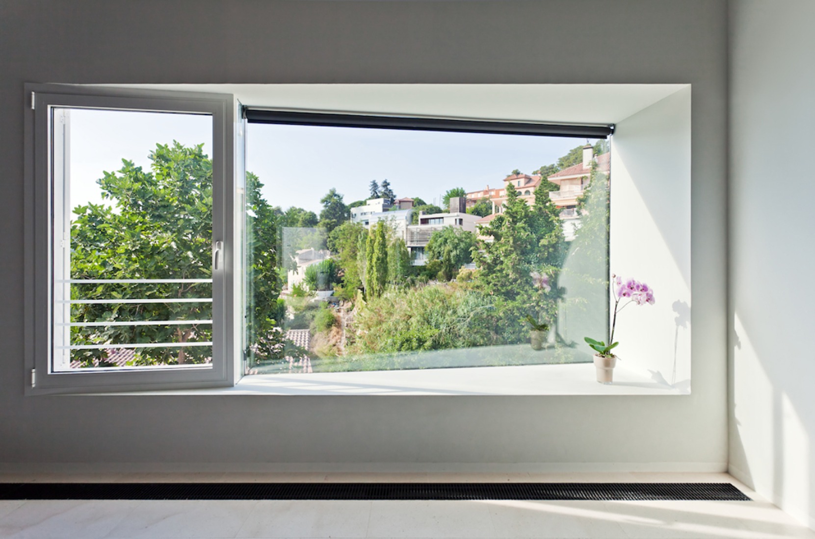 Vista desde el interior. Fotografía © Marcela Grassi. Cortesía de YLAB Arquitectos.