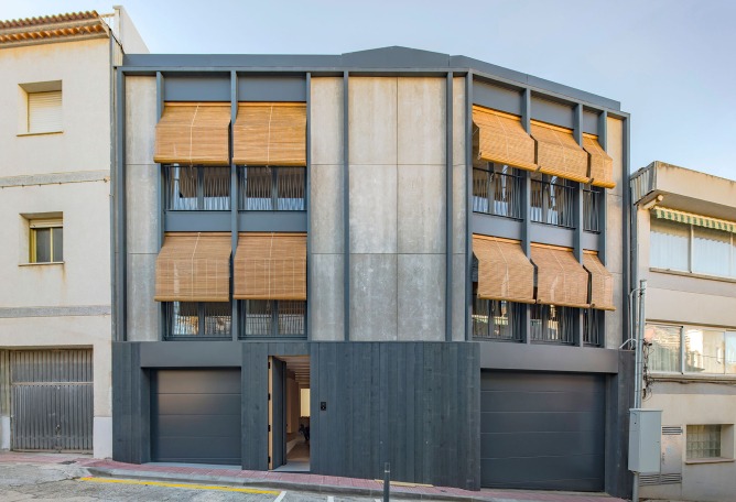 Edificio(s) de viviendas Passatge Bailén por SAU Taller d´Arquitectura. Fotografía por Andrés Flajszer.