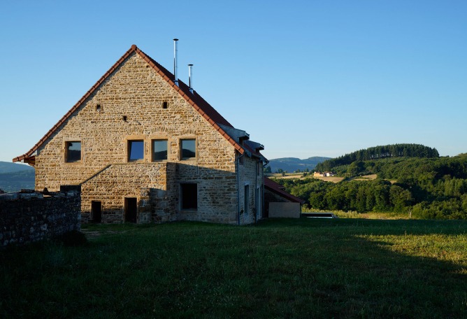 La Grange por Le Dévéhat Vuarnesson Architectes. Fotografía por Charles Pétillon.