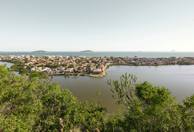 Eco-Museum y el parque Orla Piratininga por KAAN Architects. Fotografía por Sebastian van Damme.