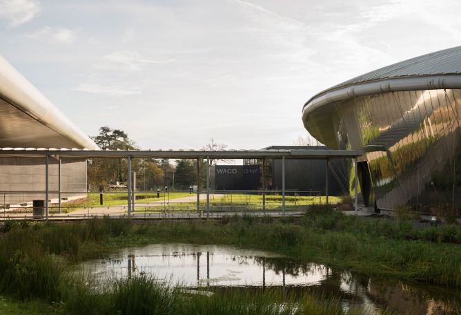 Museo Airborne por Projectiles. Fotografía por Antoine Cardi.