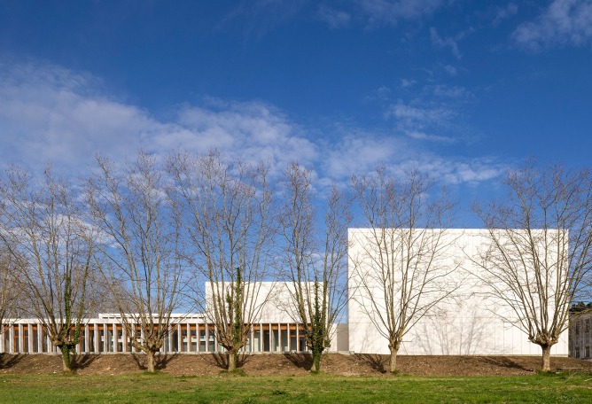 Plató Virtual por Díaz y Díaz Arquitectos + José Deus Bouzón. Fotografía por Juan Rodríguez.
