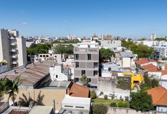 NÑZ 3949 por Estudio Arqtipo. Fotografía por Israel Caire.