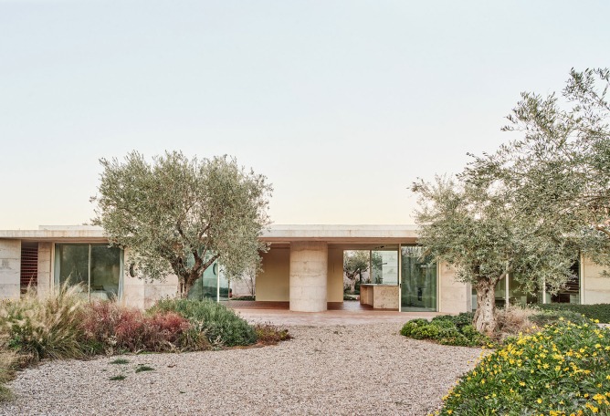 Casa Calera y Chozas por Jorge Vidal. Fotografía por Jose Hevia.