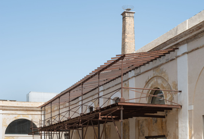 "Centro Magallanes_ICC" at the Royal Artillery Factory of Seville by Reina & Asociados. Photograph by Fernando Alda.