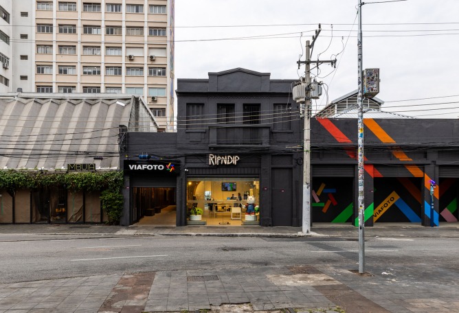 ViaFoto by Superlimão. Photograph by Maira Acayaba.