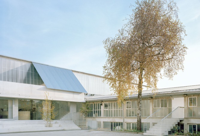 Temporary Spaces for Slovenian National Theatre Drama by Vidic Grohar Arhitekti. Photograph by Maxime Delvaux.