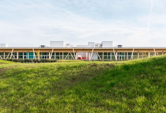 Inclusive Educational Centre by Enrico Molteni. Photograph by Marco Cappelletti.