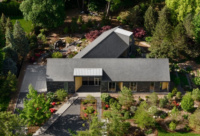 Lakeside by Disbrow Iannuzzi. Photograph by Rafael Gamo.