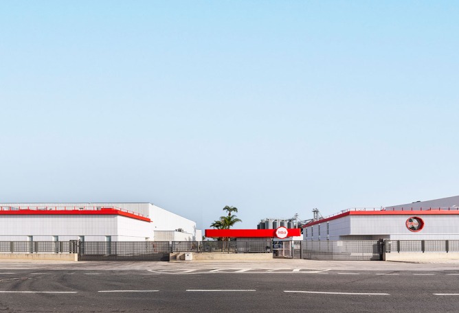 HTBA office and services complex by Martín Lejarraga. Photograph by David Frutos.