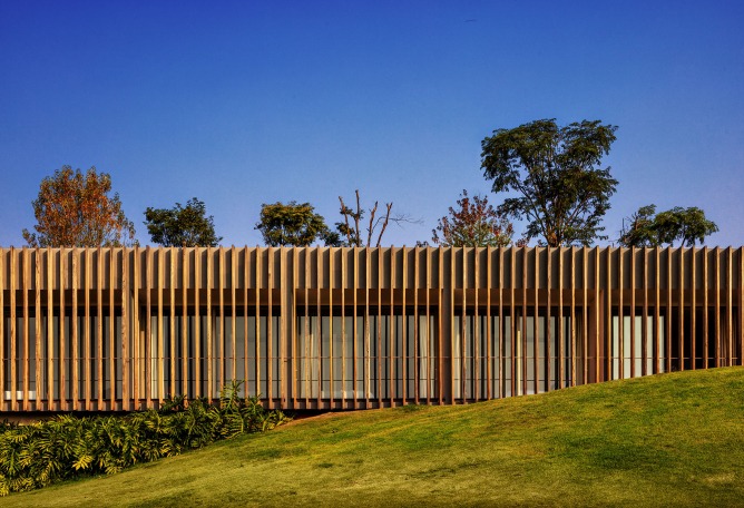 Casa Baroneza por Sabella Arquitetura. Fotografía por Nelson Kon.
