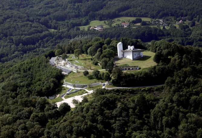 Ronchamp Gatehouse and Monastery by Renzo Piano Building Workshop (2006-2011). Photography © Engel Georges.