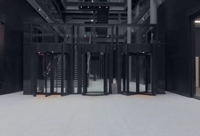 Cardiff Central Square - BBC Wales por Foster and Partners. Corte de vídeo de ISG