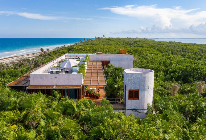 Bautista House by Productora. Photograph by Onnis Luque
