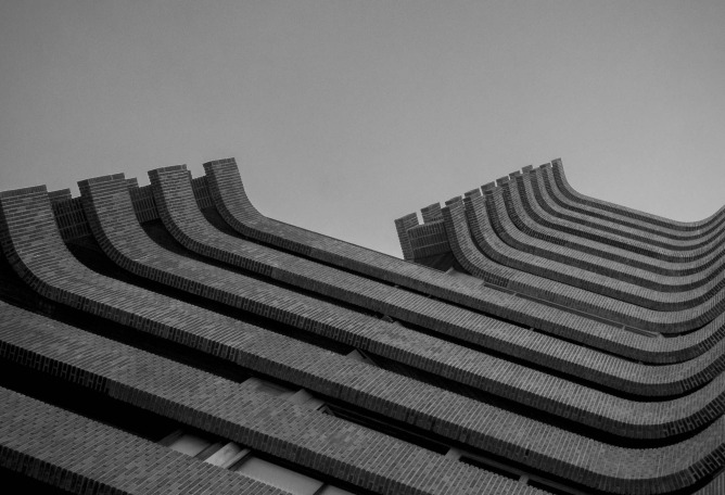 Erotic techno in Valencian architecture by Altre. Photograph by Ricardo Ruíz 