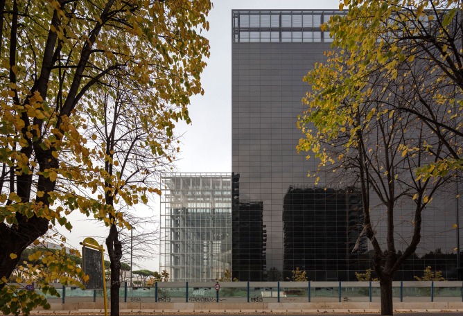 New Rome /EUR Convention Centre and Hotel ‘the Cloud’ by Studio Fuksas. Photograph © Leonardo Finotti
