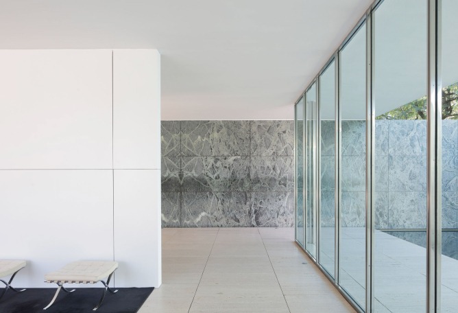 Mies missing materiality por Anna & Eugeni Bach. Fotografía © Adrià Goula