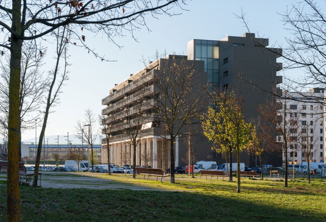 «75 social housing·VPO Arrosadía» por Vaillo+Irigaray Architects. Fotografía por Rubén Perez Bescos.
