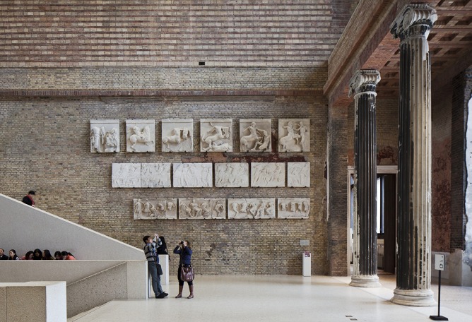 Staircase Hall. David Chipperfield’s Neues Museum. Photograph ©Ute Zscharnt for David Chipperfield Architects. 