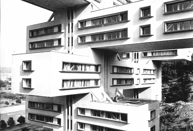 Modernismo Soviético. Ministerio de Autopistas. Tbilisi, Georgia, 1977.  Arquitectos.- G. Chakhava, Z. Dzhalaganiya.  Ingenieros.- T. Tkhilova, A. Kimberg