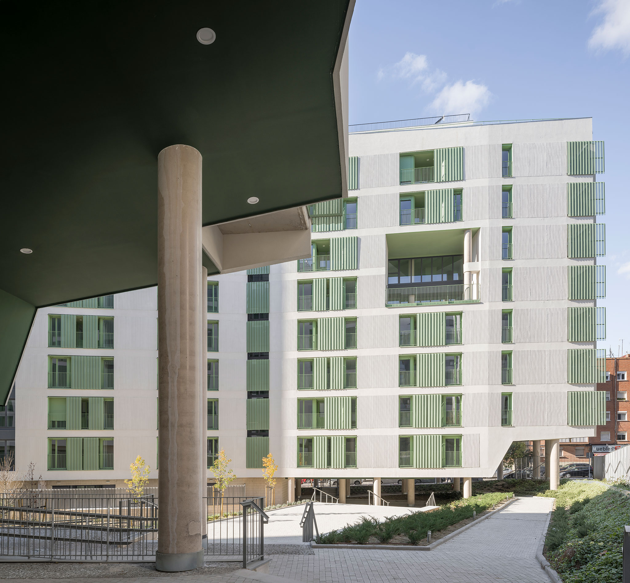 205 Social Housing units. NSA 14 by Ricardo Sánchez González