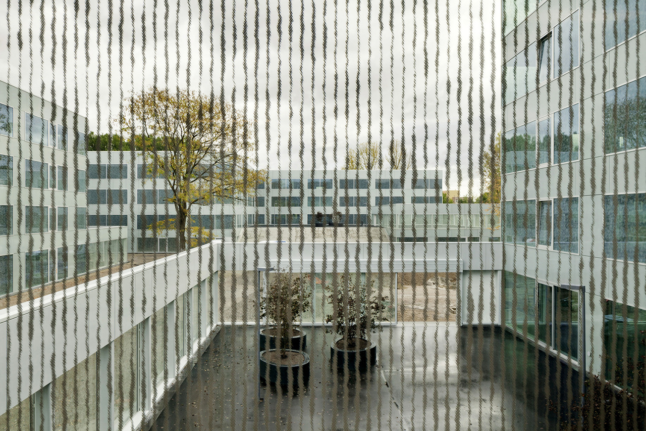 glass shading Campus  by Hoogvliet METALOCUS WAA.  New