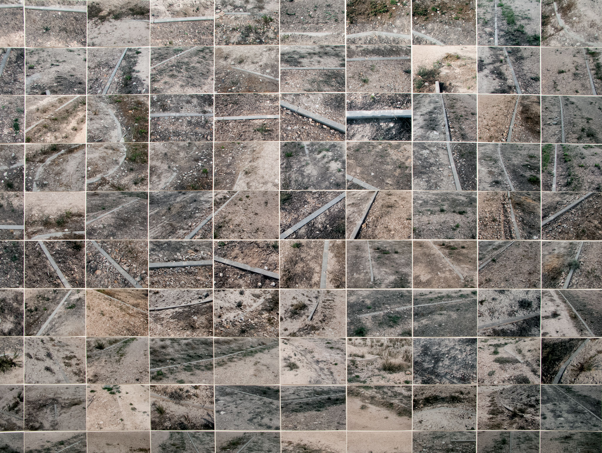 Atajos (detalle), 2015. Impresión con revelado químico. Instalación de 551 fotografías (10x13 cm c/u), Dimensión total variable. Cortesía de Jorge Yeregui, VEGAP, Madrid, 2026.