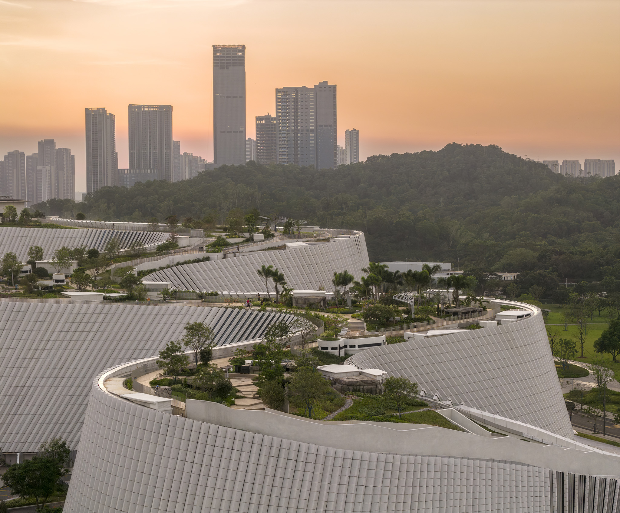 Museo de Historia Natural de Shenzhen por 3XN, B+H, Zhubo Design. Fotografía por Adam Mørk.