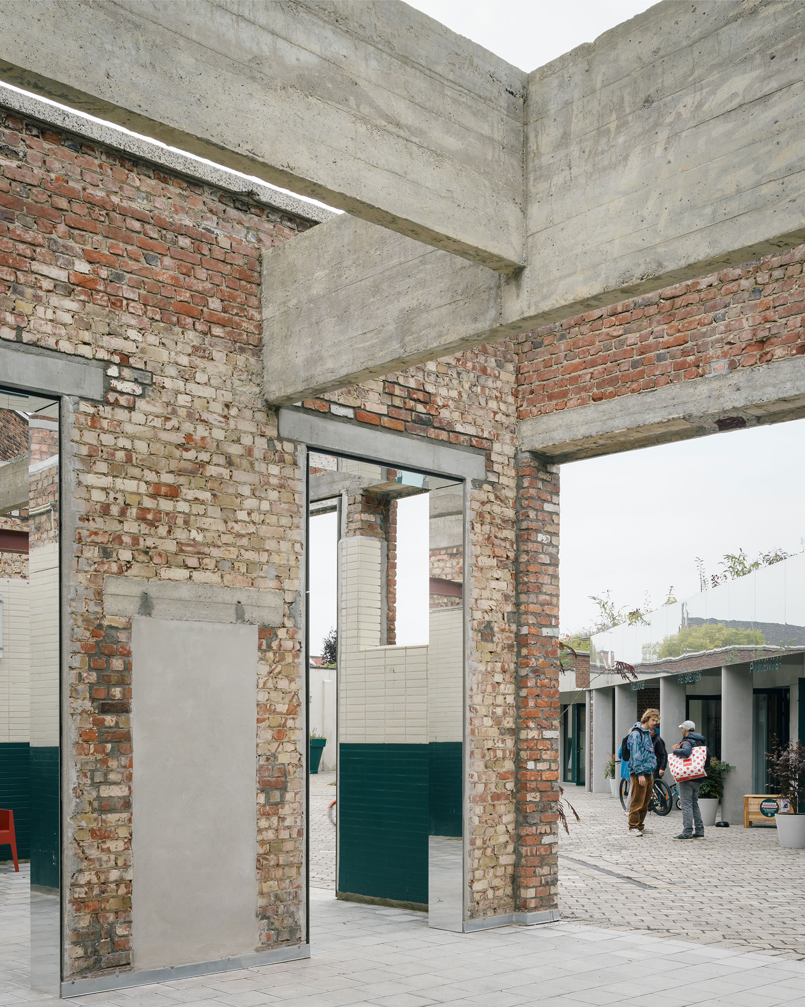 Share and Reuse Factory by ATAMA. Photograph by Stijn Bollaert.