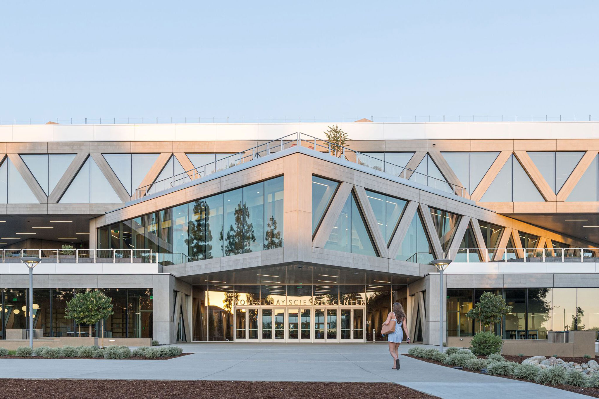 Claremont McKenna College por BIG. Fotografía por Laurian Ghinitoiu.