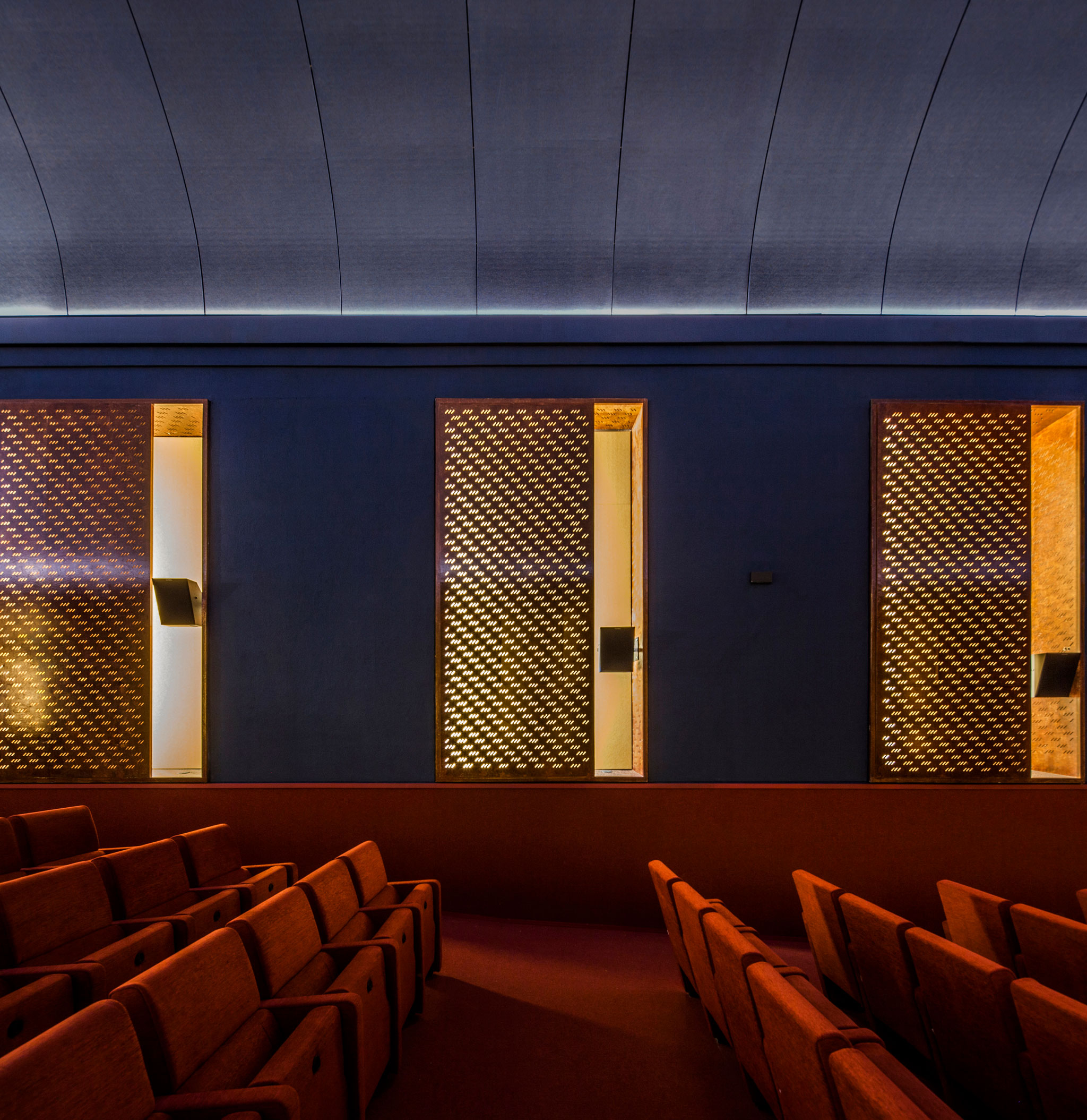 Reina Sofia Museum Cinema and Auditorium by BACH / Jaume Bach + Anna & Eugeni Bach. Photograph by Eugeni Bach.