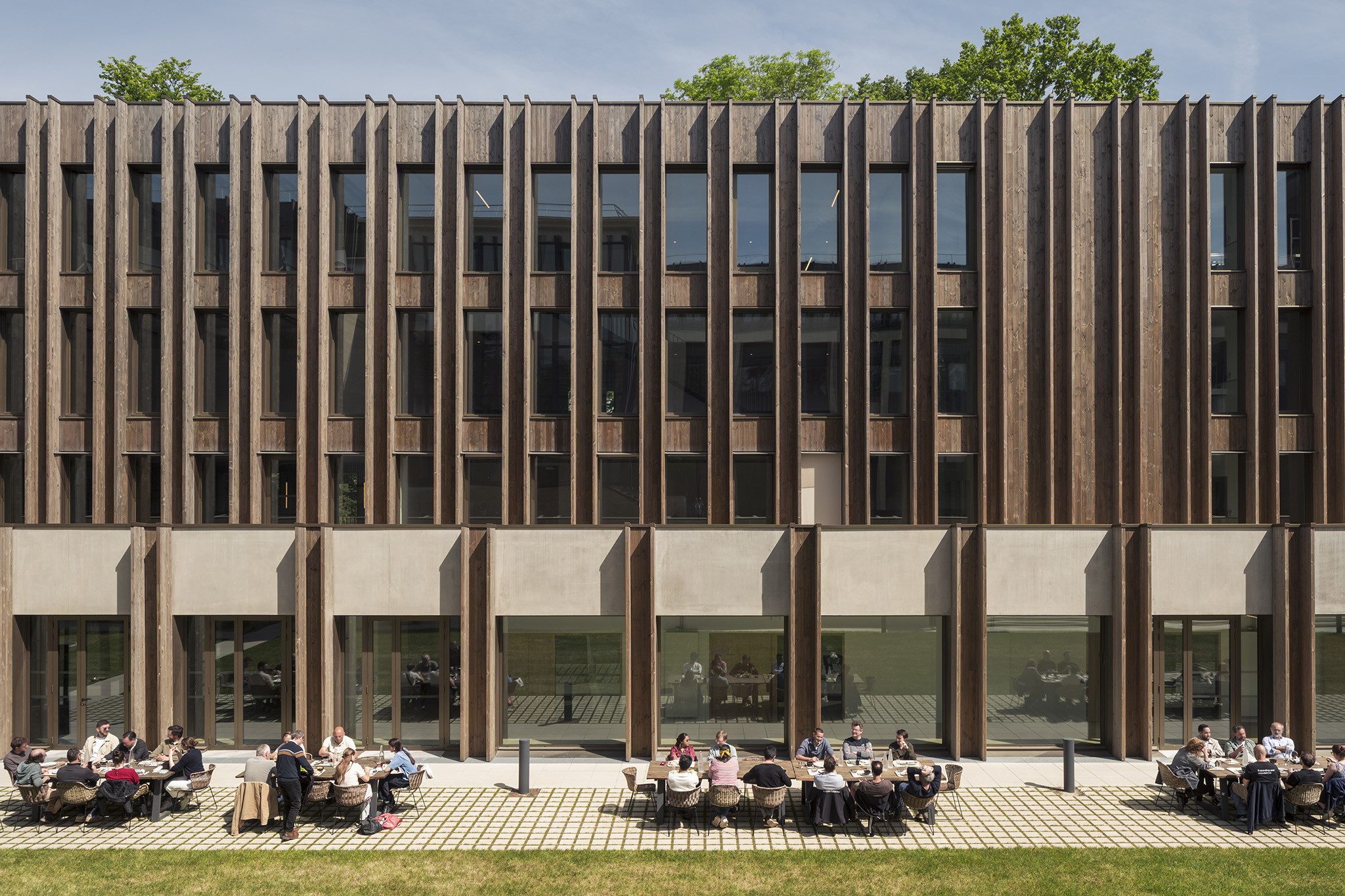 IXCAMPUS por Baumschlager Eberle Architekten + SAME. Fotografía por Cyrille Weiner.