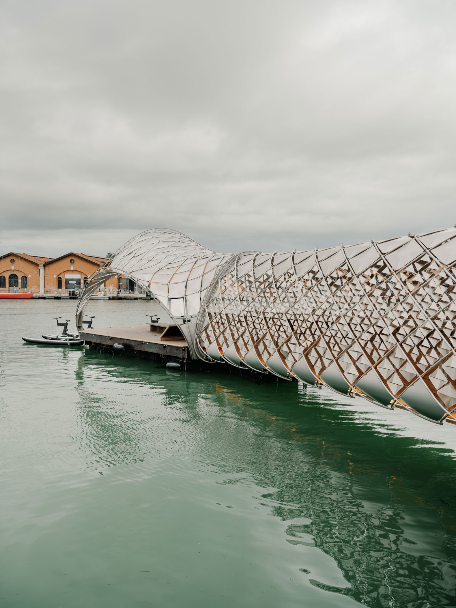 «Gateway to Venice’s Waterway» por Norman Foster Foundation y Porsche. Fotografía por Pablo Gómez-Ogando. Cortesía por the Norman Foster Foundation.