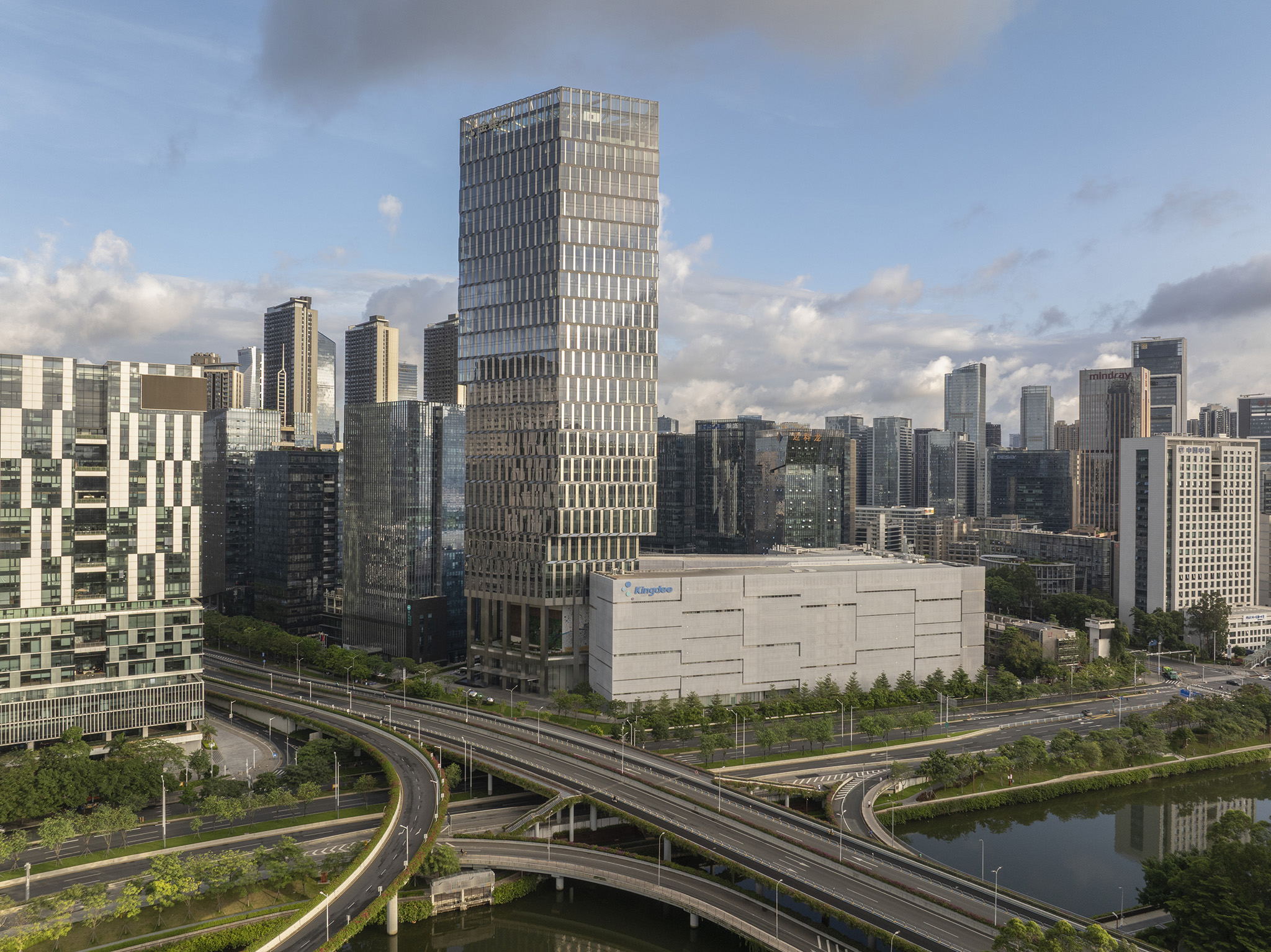 Kingdee Cloud Tower by HENN. Photograph by Tian Fangfang.