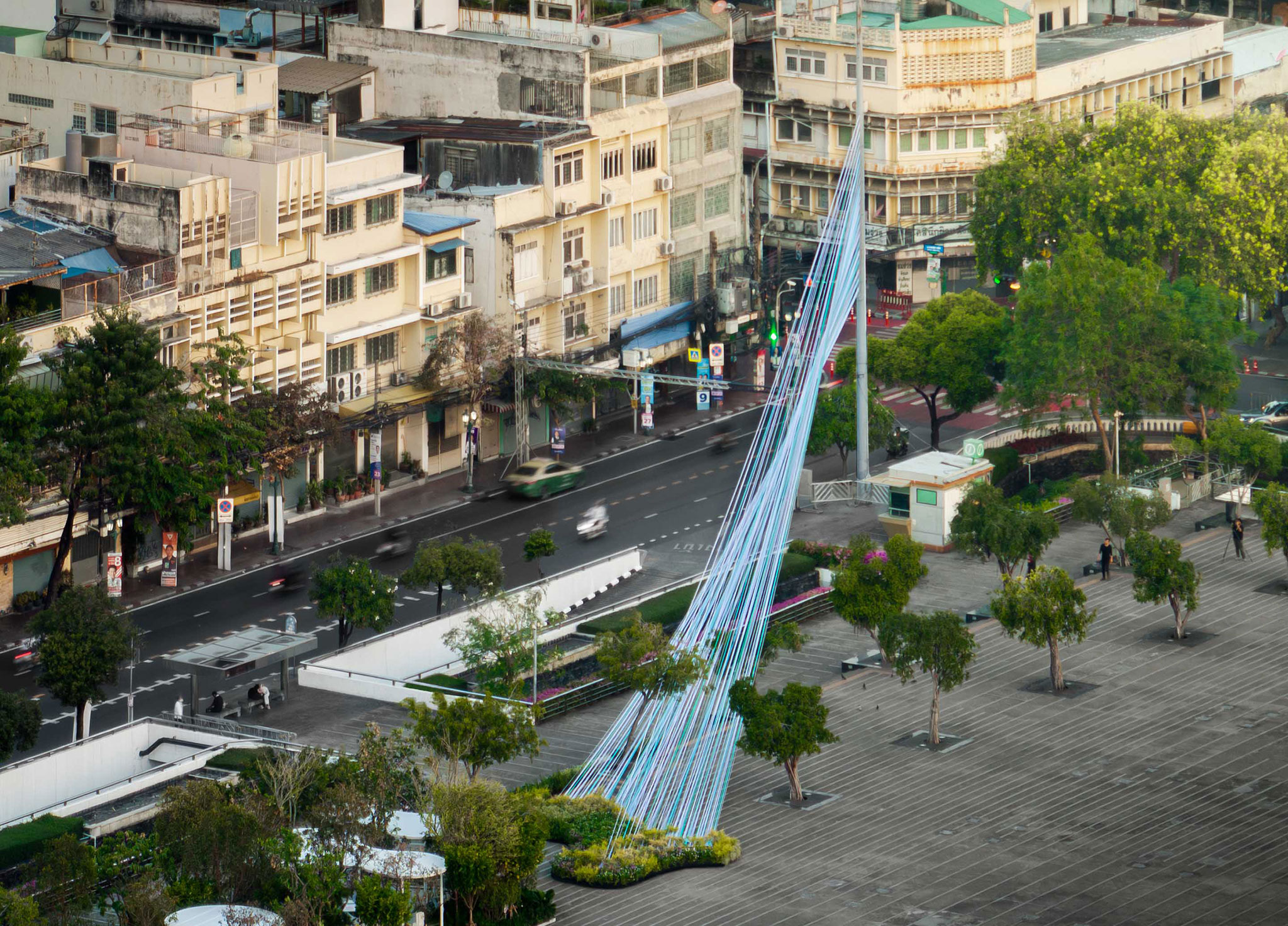 «High Line Bangkok» por HAS design and research. Fotografía por DOF Sky|Ground.