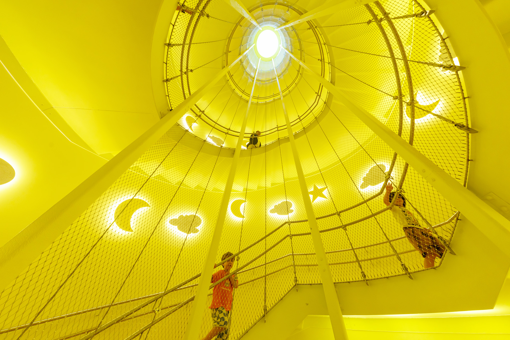 "Kinderoase an der TUM" by Kéré Architecture. Photograph by Iwan Baan.