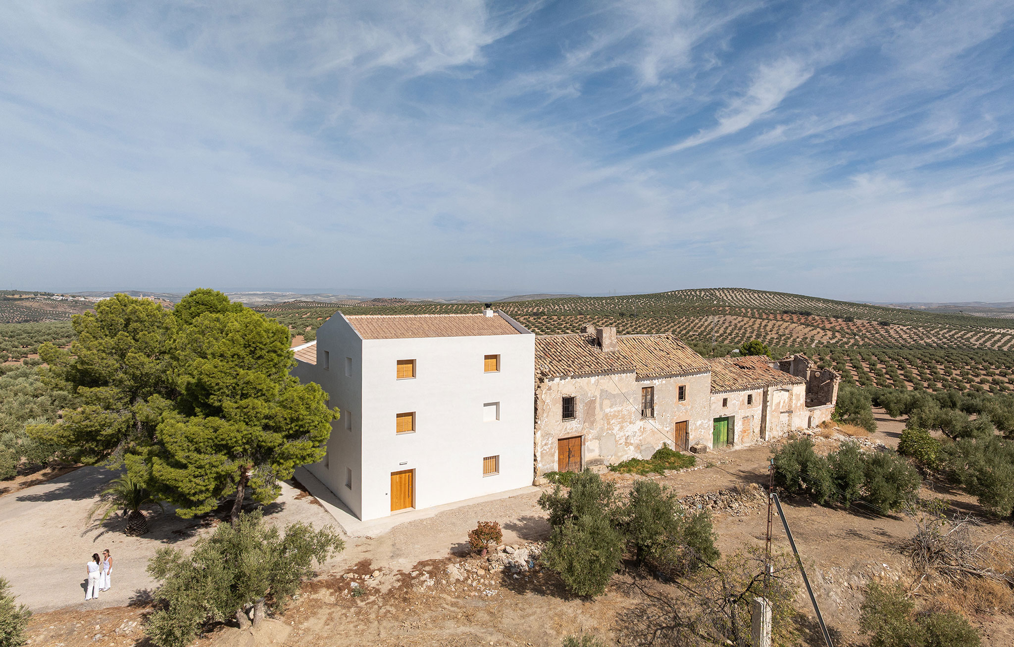 Cortijo El Pardillo by LAH arquitectura. Photograph by Juanan Barros.