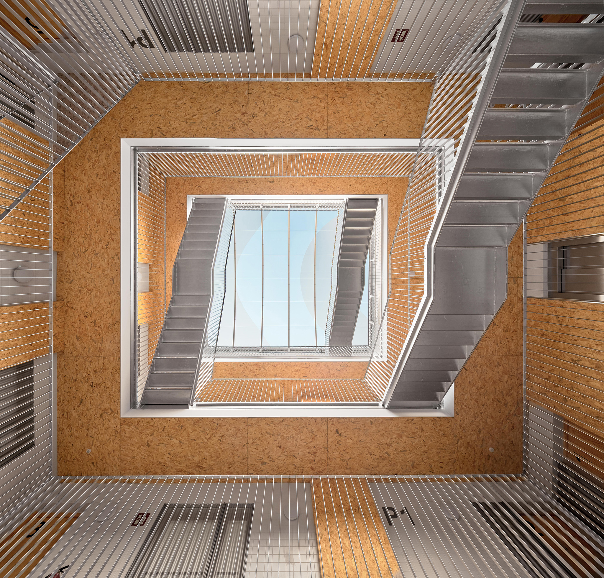 Social housing and collective space in Igualada by UTE MBM arquitectes + 4RQ arquitectura. Photograph by Adrià Goula.