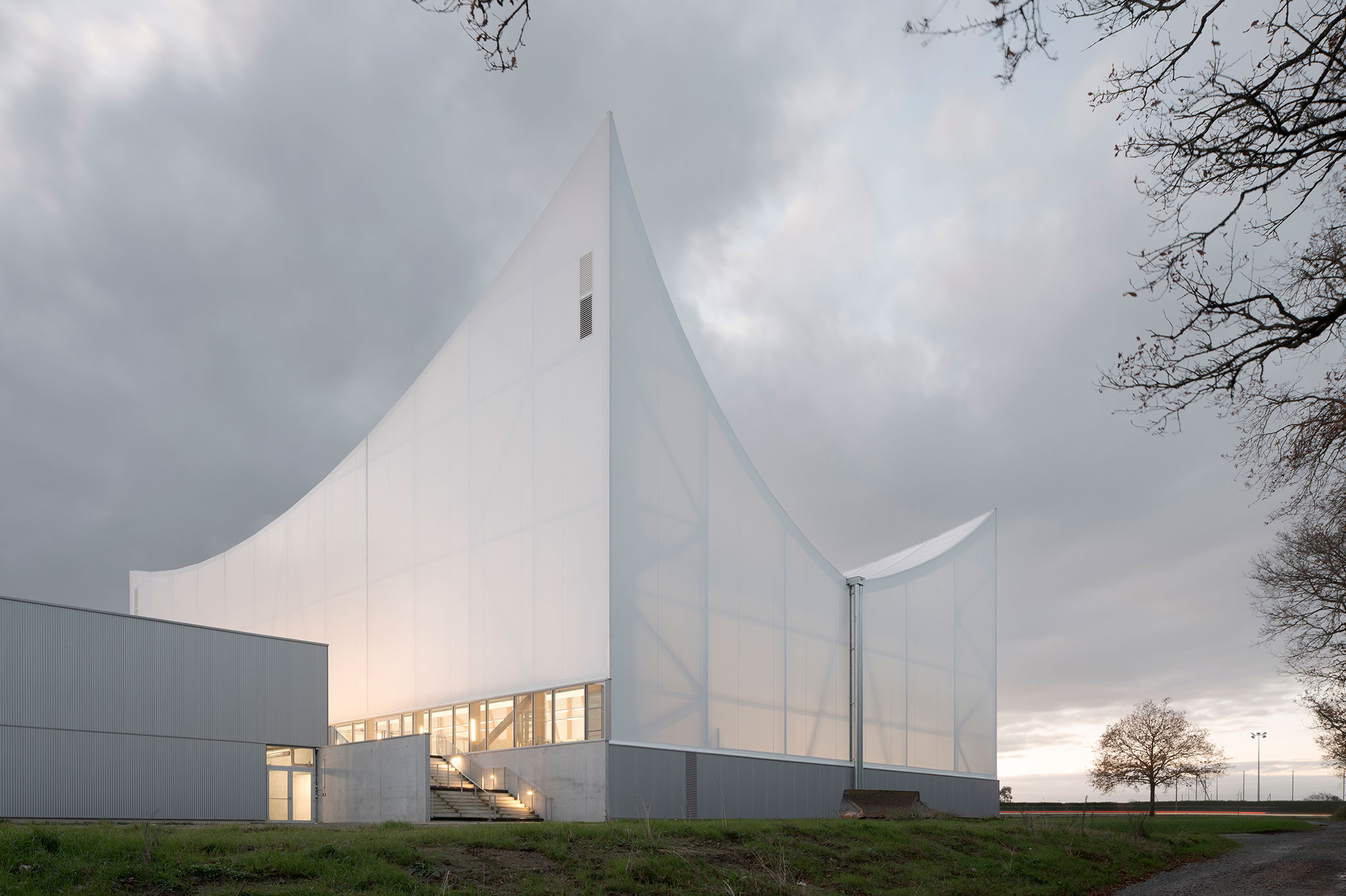 Josephine Baker - Centro deportivo y cultural Marie-Jose Perec. Fotografía por Juan Cardona.