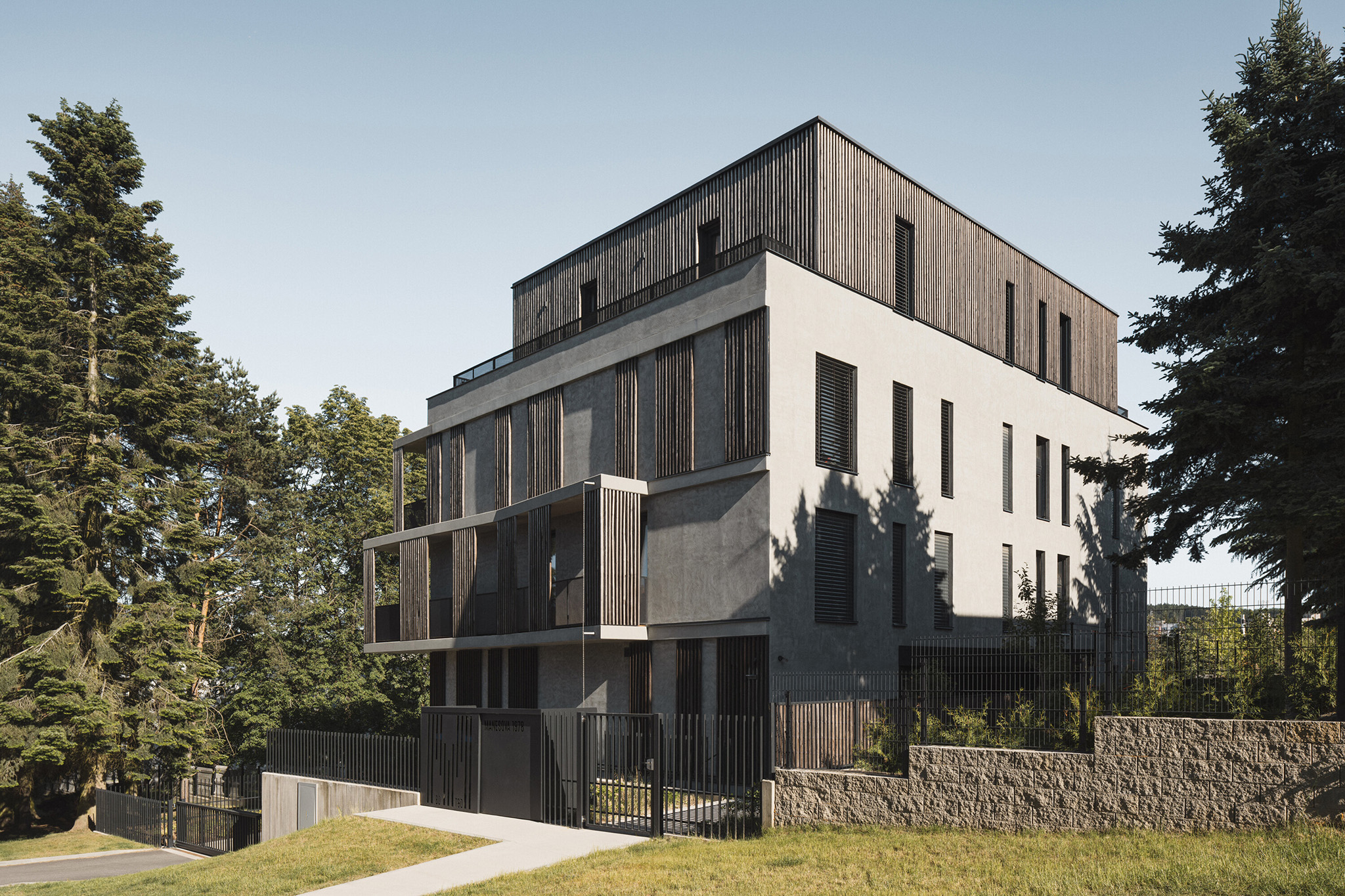 Edificio Residencial Mánesova por OK PLAN ARCHITECTS. Fotografía por Petr Polák Studio.