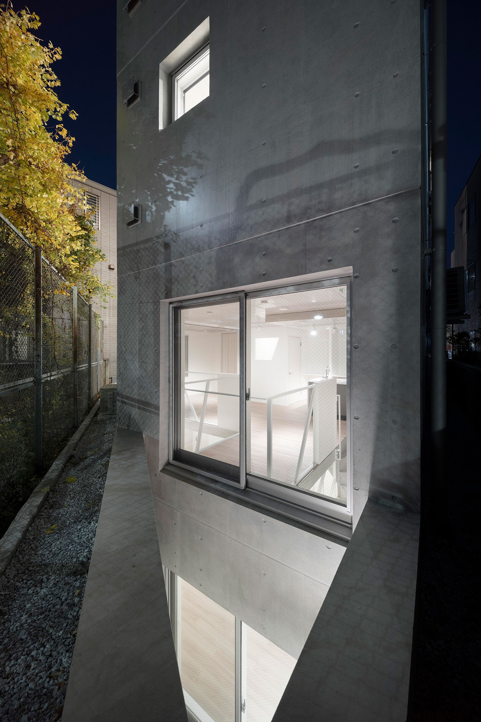 Shin-Nakano Trapezoidal por Ryuichi Sasaki Architecture. Fotografía de Takumi Ota Photography.