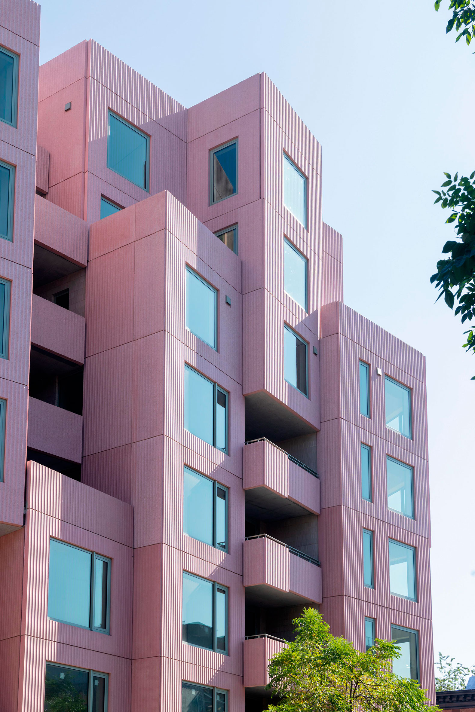 "144 Vanderbilt Ave" by SO – IL. Photograph by Iwan Baan.