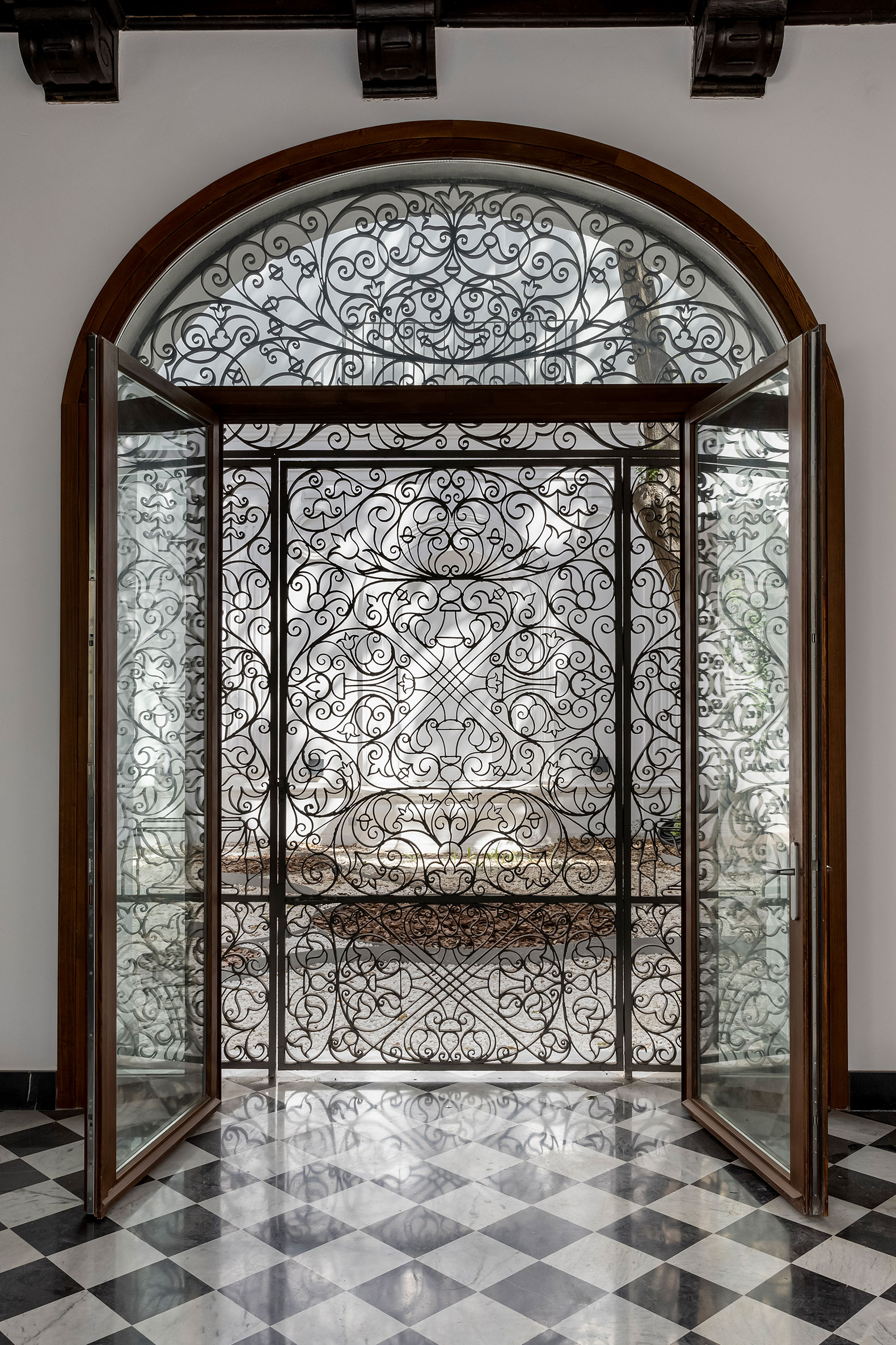 Intervención en la Casa Palacio de la Marquesa de Nervión por Sánchez Ramos Arquitectos y padilla nicás arquitectos. Fotografía por Antonio Bellido y Adrián Ibáñez.