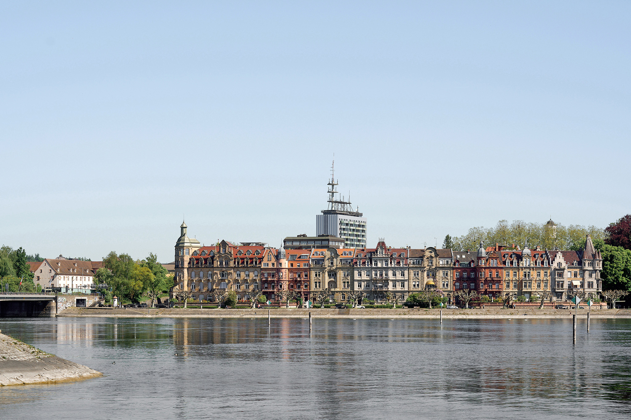 Torre Telekom por Sauerbruch Hutton. Fotografía por Helmuth Scham BFF.