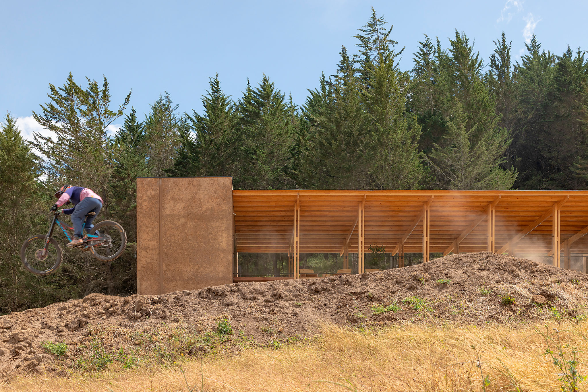 Refugio Pamba Bike por URLO Studio. Fotografía por JAG Studio.